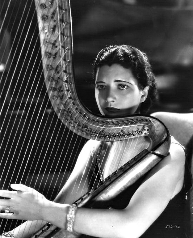 Guilty Hands - De la película - Kay Francis