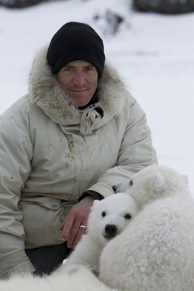 Unter Bären - Überleben in der Arktis - Werbefoto - Gordon Buchanan