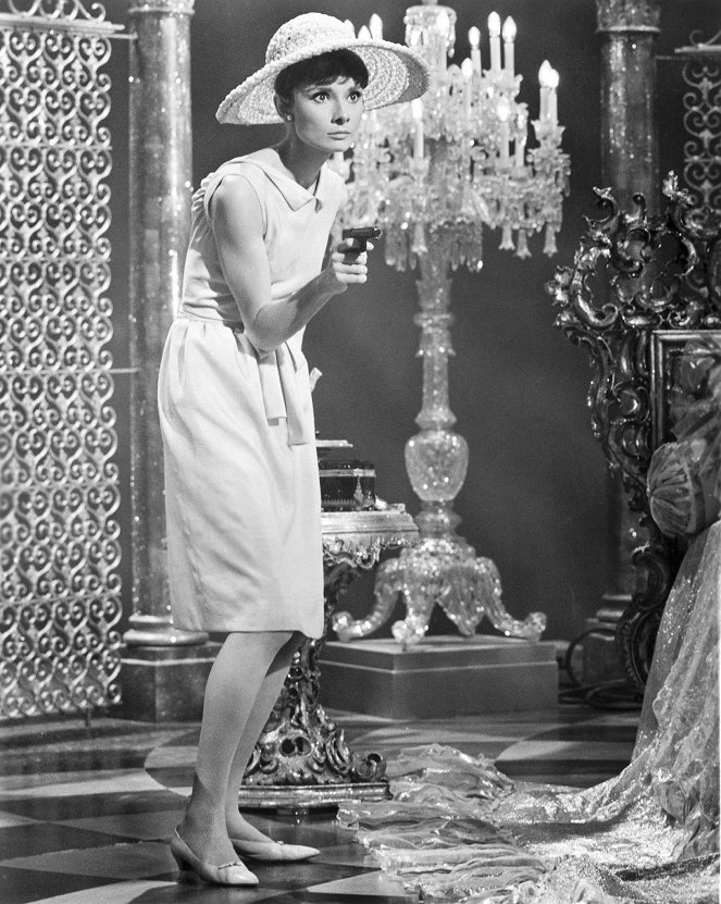A lány, aki ellopta az Eiffel-tornyot - Filmfotók - Audrey Hepburn