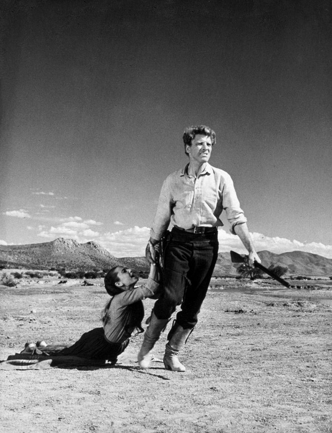 Kitaszítva - Filmfotók - Audrey Hepburn, Burt Lancaster