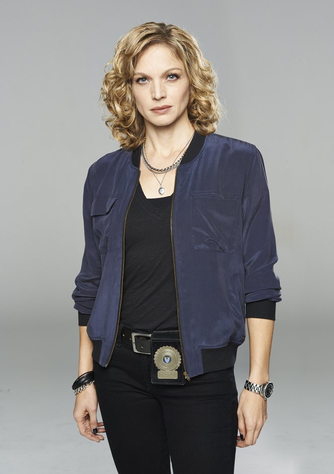 Motive - Promoción - Kristin Lehman