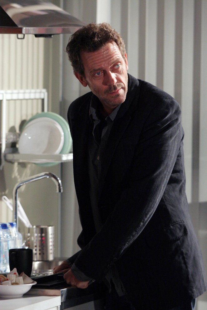 House M.D. - Season 1 - Detox - Photos - Hugh Laurie