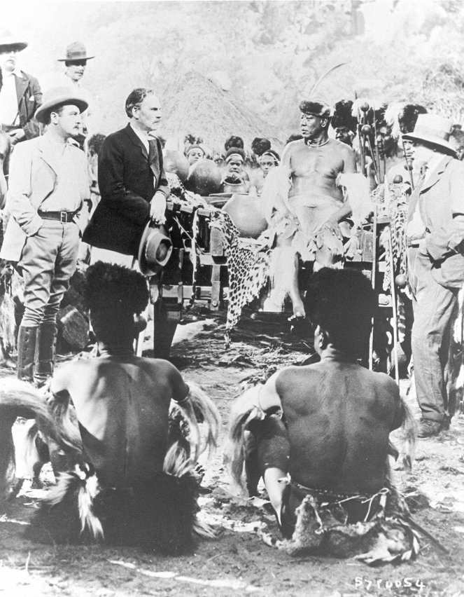 Rhodes of Africa - Z filmu - Basil Sydney, Walter Huston