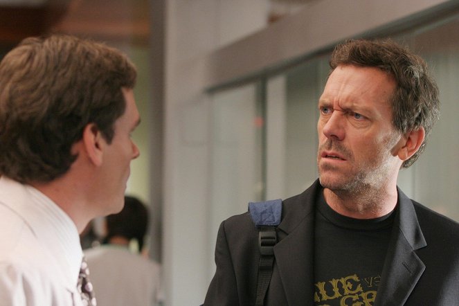 House M.D. - Season 2 - Autopsie - Filmfotos - Hugh Laurie