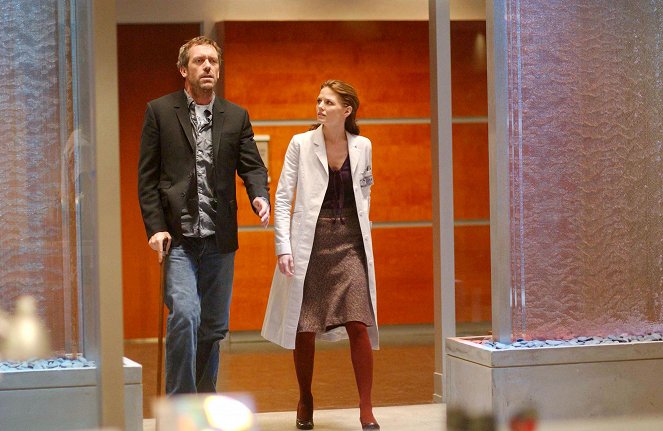 House M.D. - Season 2 - Skin Deep - Photos - Hugh Laurie, Jennifer Morrison