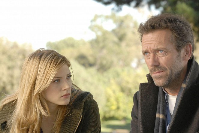 House M.D. - One Day, One Room - Photos - Katheryn Winnick, Hugh Laurie