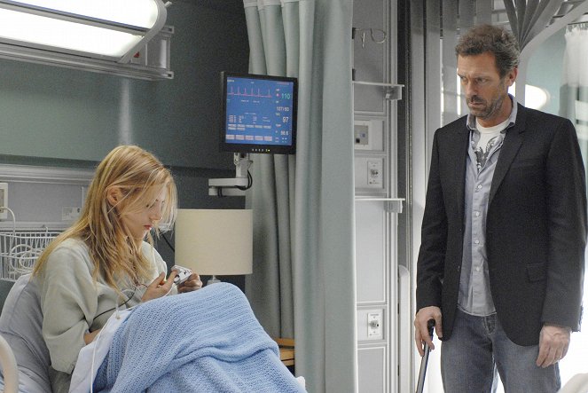 House M.D. - One Day, One Room - Photos - Katheryn Winnick, Hugh Laurie