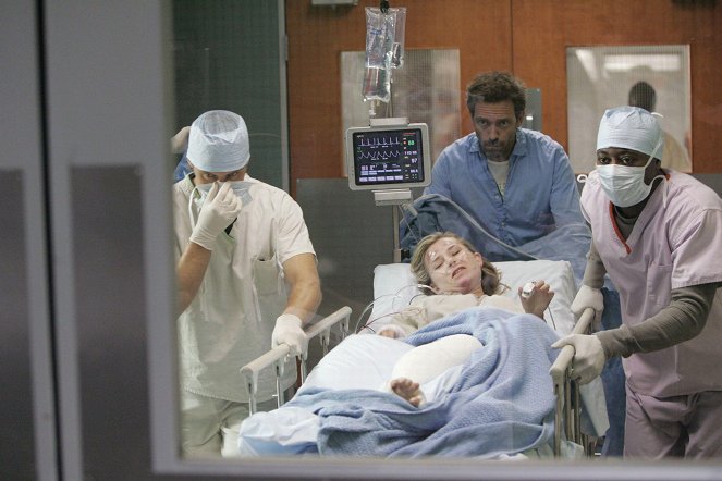 Dr. House - Necitlivá na bolesť - Z filmu - Mika Boorem, Hugh Laurie, Omar Epps