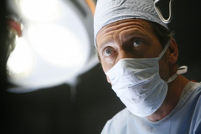 House M.D. - Season 4 - The Right Stuff - Photos - Hugh Laurie