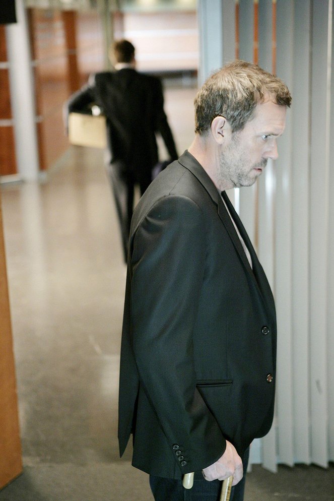 House M.D. - Season 5 - Dying Changes Everything - Photos - Hugh Laurie