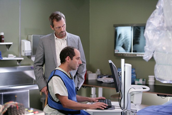 Dr. House - Nežádoucí účinky - Z filmu - Hugh Laurie, Peter Jacobson