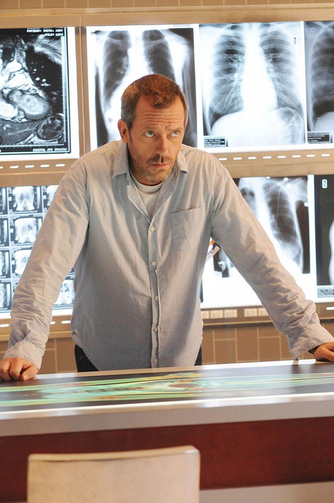 House M.D. - Season 6 - Black Hole - Photos - Hugh Laurie