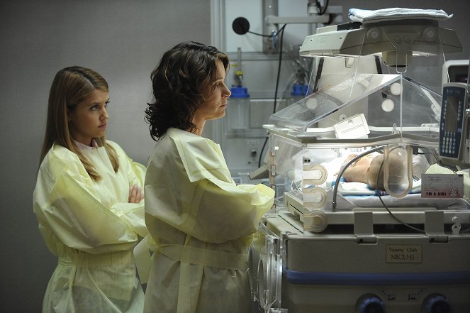 House M.D. - Season 7 - Unplanned Parenthood - Photos - Gabrielle Christian, Jennifer Grey