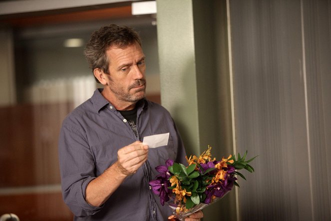 House M.D. - Season 7 - Carrot or Stick - Photos - Hugh Laurie