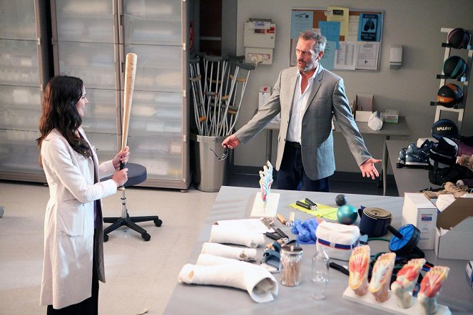 House M.D. - Season 8 - Risky Business - Photos - Odette Annable, Hugh Laurie