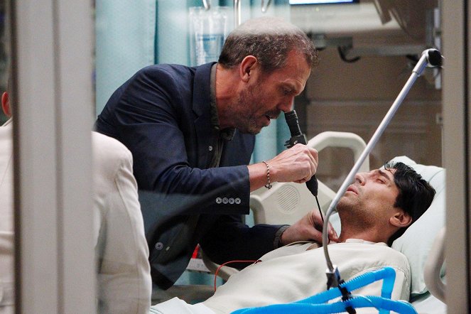 House M.D. - Perils of Paranoia - Photos - Hugh Laurie, Vincent Spano