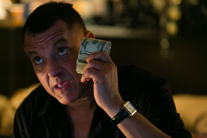 The Red Road - Season 1 - Arise My Love, Shake Off This Dream - Photos - Tom Sizemore