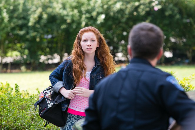 The Red Road - Season 1 - The Wolf and the Dog - Photos - Annalise Basso
