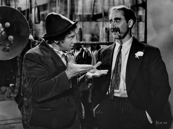 Botrány az Operában - Filmfotók - Chico Marx, Groucho Marx