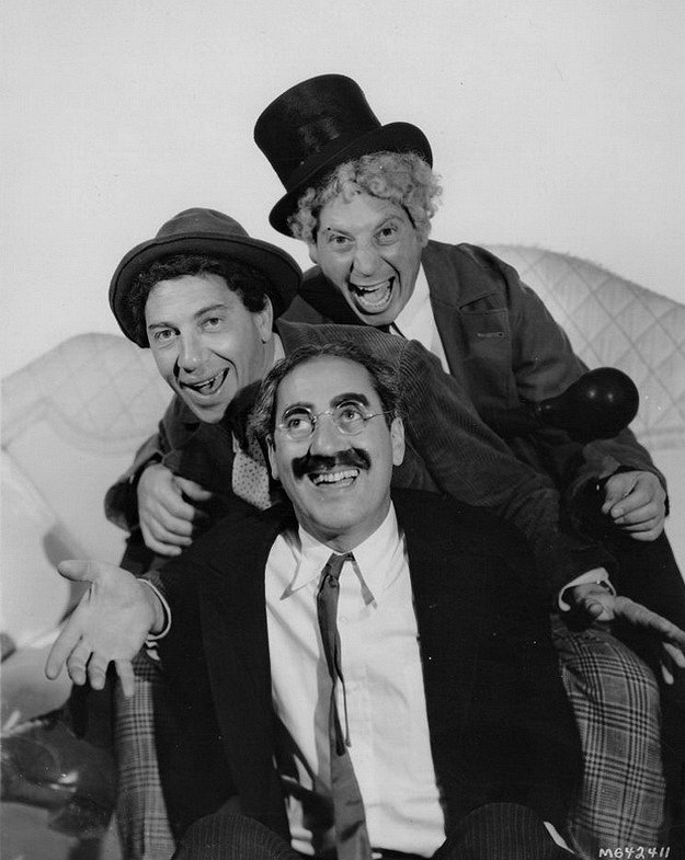 Noc v opeře - Promo - Chico Marx, Groucho Marx, Harpo Marx