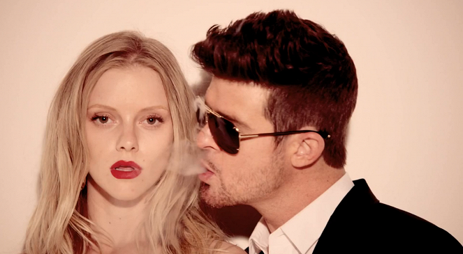 Robin Thicke feat. T.I., Pharrell Williams: Blurred Lines - Filmfotos - Elle Evans, Robin Thicke