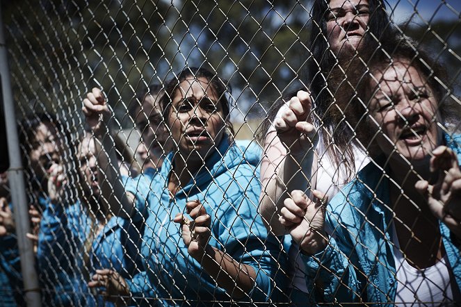 Wentworth - Season 1 - The Things We Do - Van film - Shareena Clanton, Katrina Milosevic