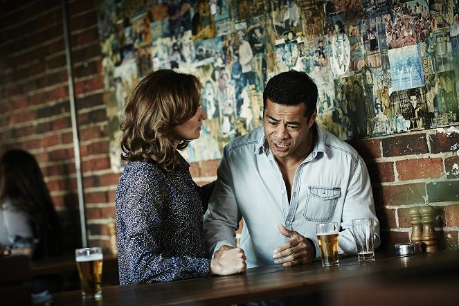 Wentworth - Something Dies - De filmes - Catherine McClements, Robbie Magasiva