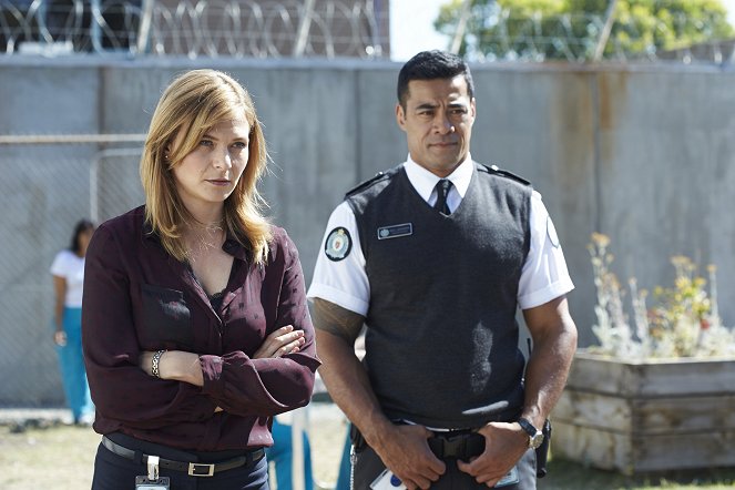 Wentworth - To the Moon - Photos - Leeanna Walsman, Robbie Magasiva