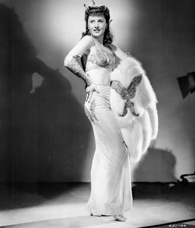 Lady of Burlesque - Promoción - Barbara Stanwyck