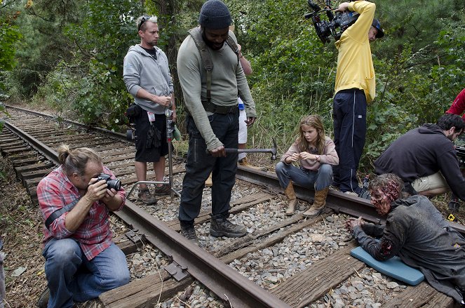 The Walking Dead - O bosque - De filmagens - Greg Nicotero, Chad L. Coleman, Brighton Sharbino