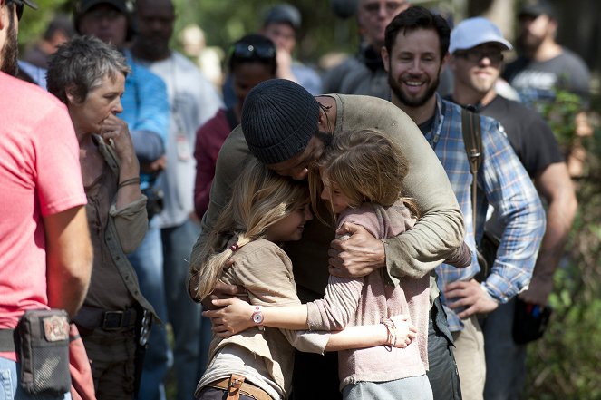 The Walking Dead - Schonung - Dreharbeiten - Melissa McBride, Kyla Kenedy, Chad L. Coleman, Brighton Sharbino