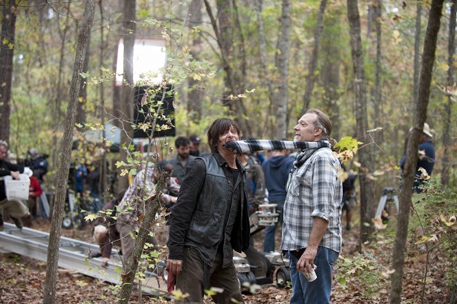 The Walking Dead - Mi - Forgatási fotók - Norman Reedus, Greg Nicotero