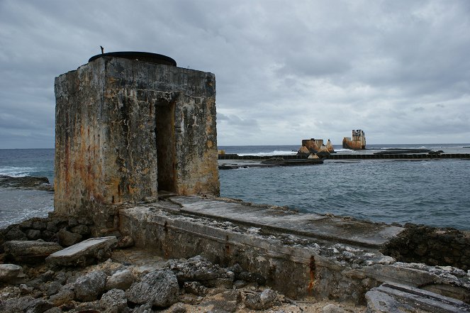 Tajuplný ostrov aneb svedená a opuštěná - Filmfotos
