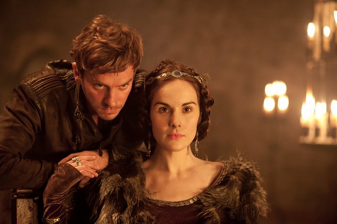 The Hollow Crown - Henry IV, Part 1 - Photos - Joe Armstrong, Michelle Dockery
