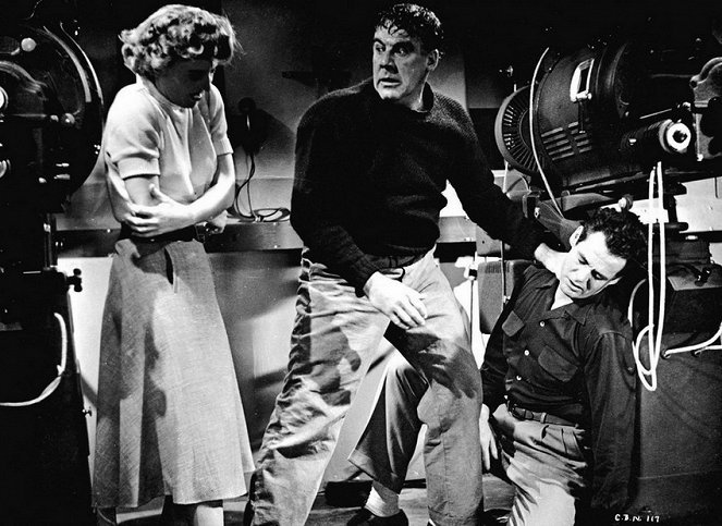 De boze waakt 's nachts - Van film - Barbara Stanwyck, Paul Douglas, Robert Ryan