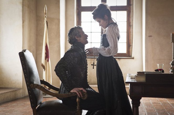 The Musketeers - Photos - Peter Capaldi, Maimie McCoy