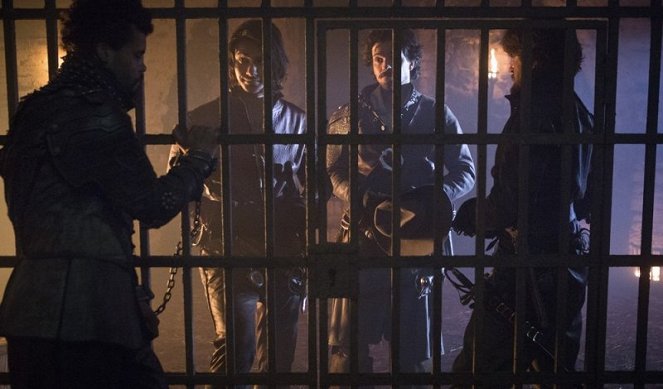 The Musketeers - Van film - Howard Charles, Luke Pasqualino, Santiago Cabrera, Tom Burke