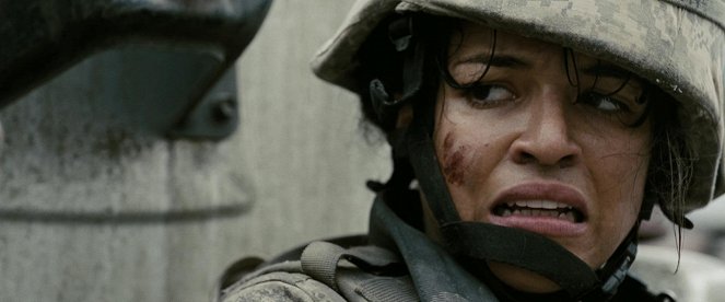World Invasion: Battle Los Angeles - Van film - Michelle Rodriguez