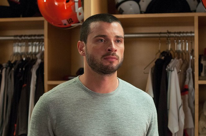 Draft Day - Photos - Tom Welling