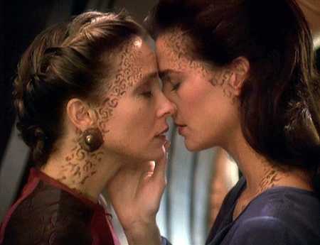 Star Trek: Deep Space Nine - Uusyhteys - Kuvat elokuvasta - Susanna Thompson, Terry Farrell