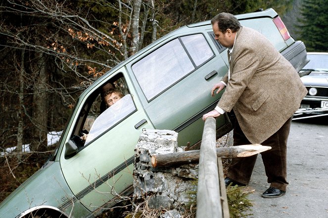 Der Bulle von Tölz - Season 7 - Mörder unter sich - Filmfotos - Ottfried Fischer