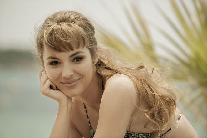 The Love Punch - Photos - Louise Bourgoin