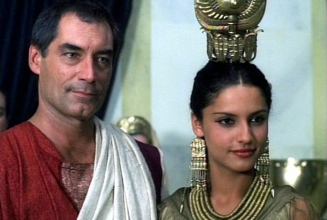 Cleopatra - Do filme - Timothy Dalton, Leonor Varela