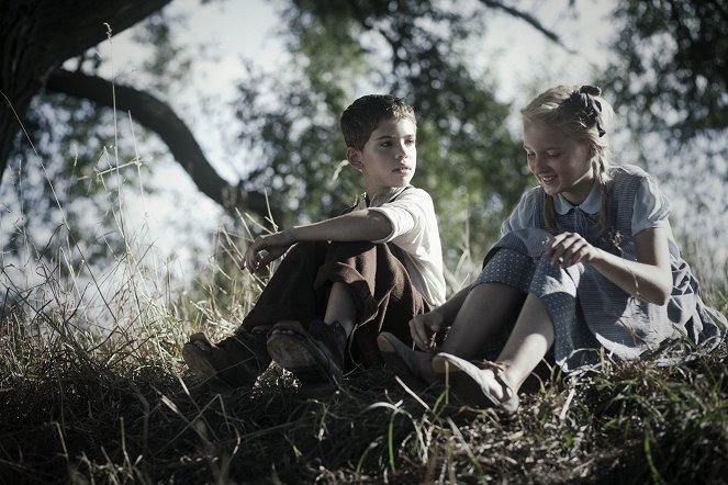 Lauf Junge lauf - Filmfotos - Andrzej Tkacz, Natalia Wajs