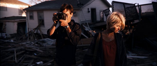 Monsters - Photos - Scoot McNairy, Whitney Able