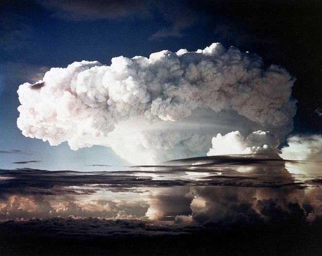 World's Biggest Bomb - Filmfotos