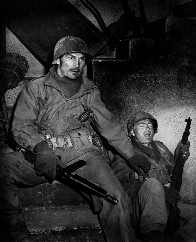 Helvetti 1944 - Kuvat elokuvasta - Jack Palance