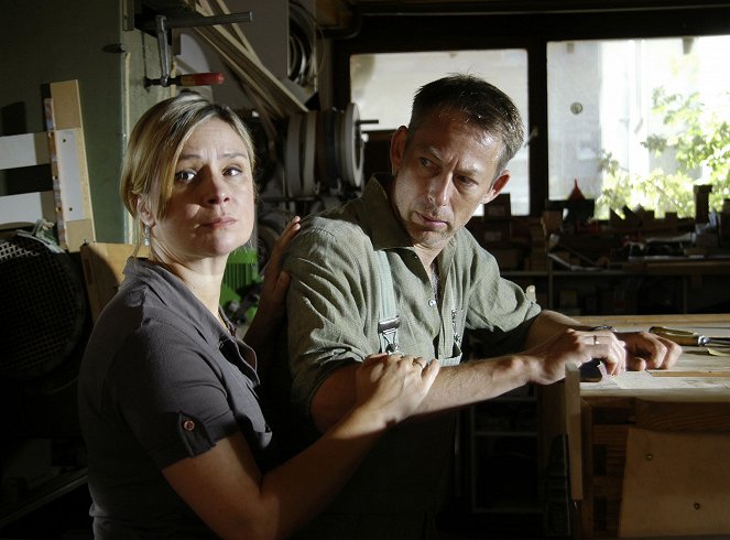Tatort - Season 39 - Hart an der Grenze - Photos - Susanne Schäfer, Johannes Hitzblech