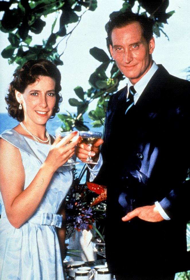 Goldeneye - Promo - Phyllis Logan, Charles Dance