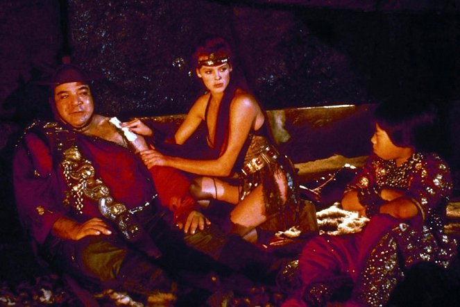 Red Sonja - Filmfotos - Paul L. Smith, Brigitte Nielsen, Ernie Reyes Jr.